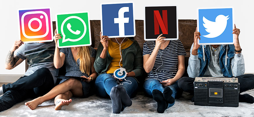 Верхняя панель, которую можно зафиксировать Верхняя панель, которую можно зафиксировать